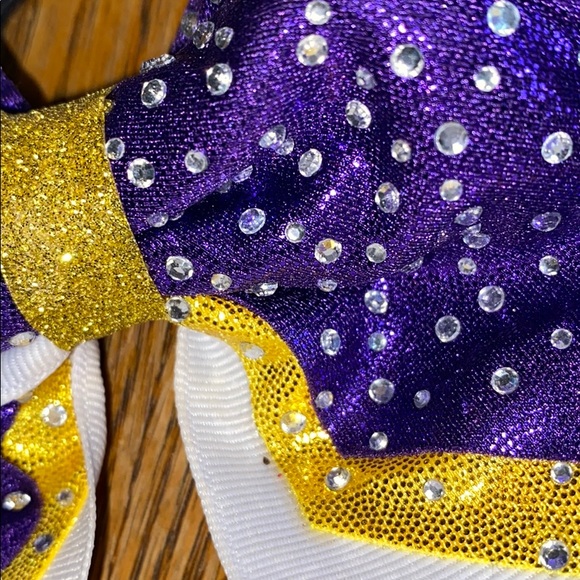 Cheer bow - Picture 2 of 2